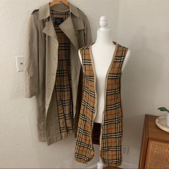 Burberry Vintage Trench Coat - Picture 2 of 16